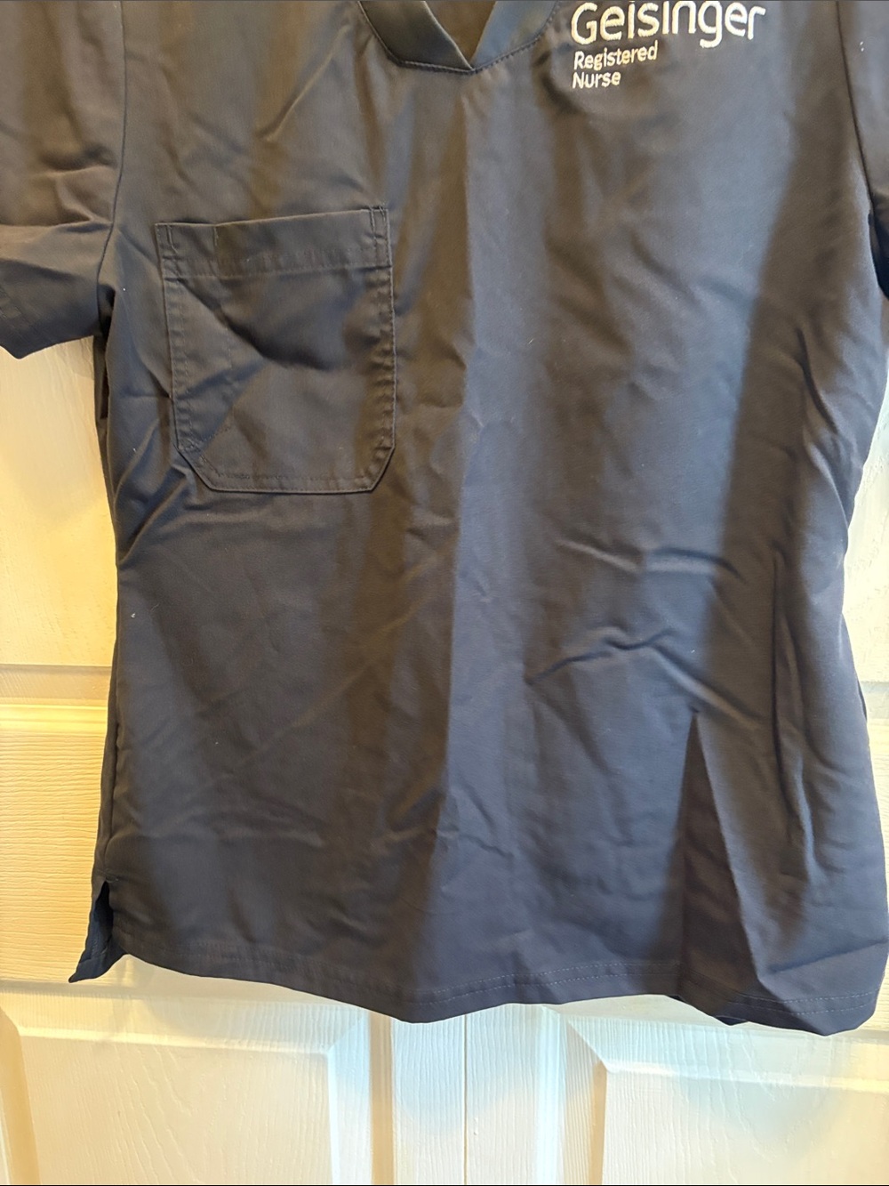 Grey's Anatomy Geisinger Embroidered Grey Medical Scrub Top - Picture 6 of 7